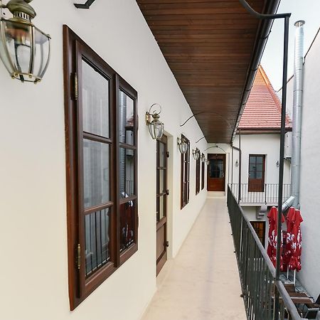 Hotel Le Petit Paris Cluj-Napoca Exterior foto