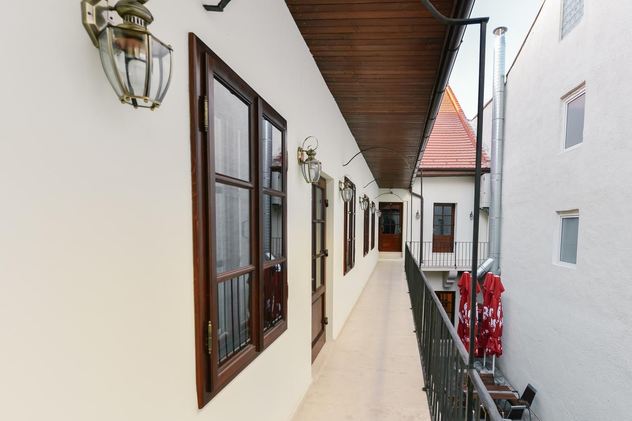 Hotel Le Petit Paris Cluj-Napoca Exterior foto