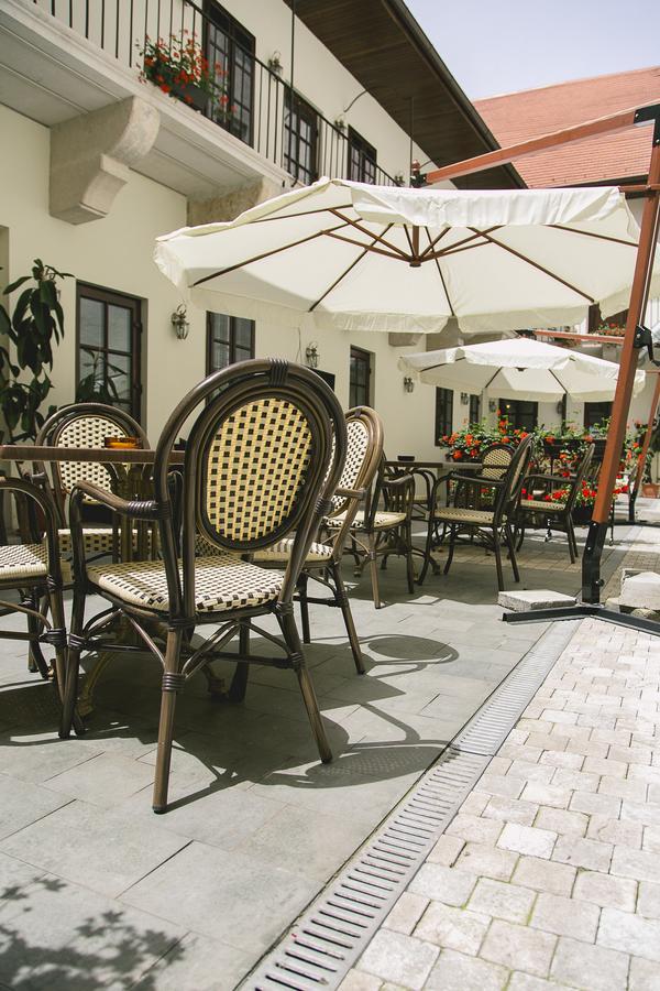 Hotel Le Petit Paris Cluj-Napoca Exterior foto