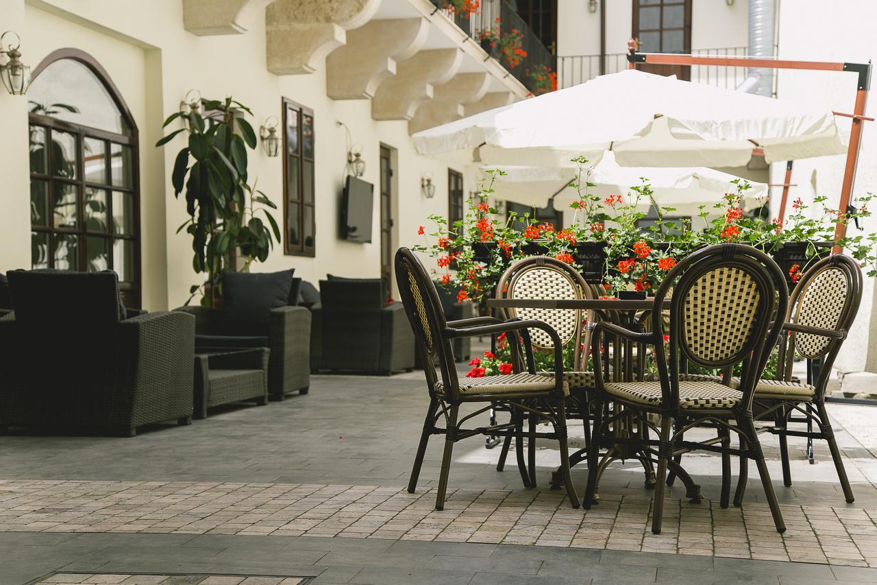 Hotel Le Petit Paris Cluj-Napoca Exterior foto